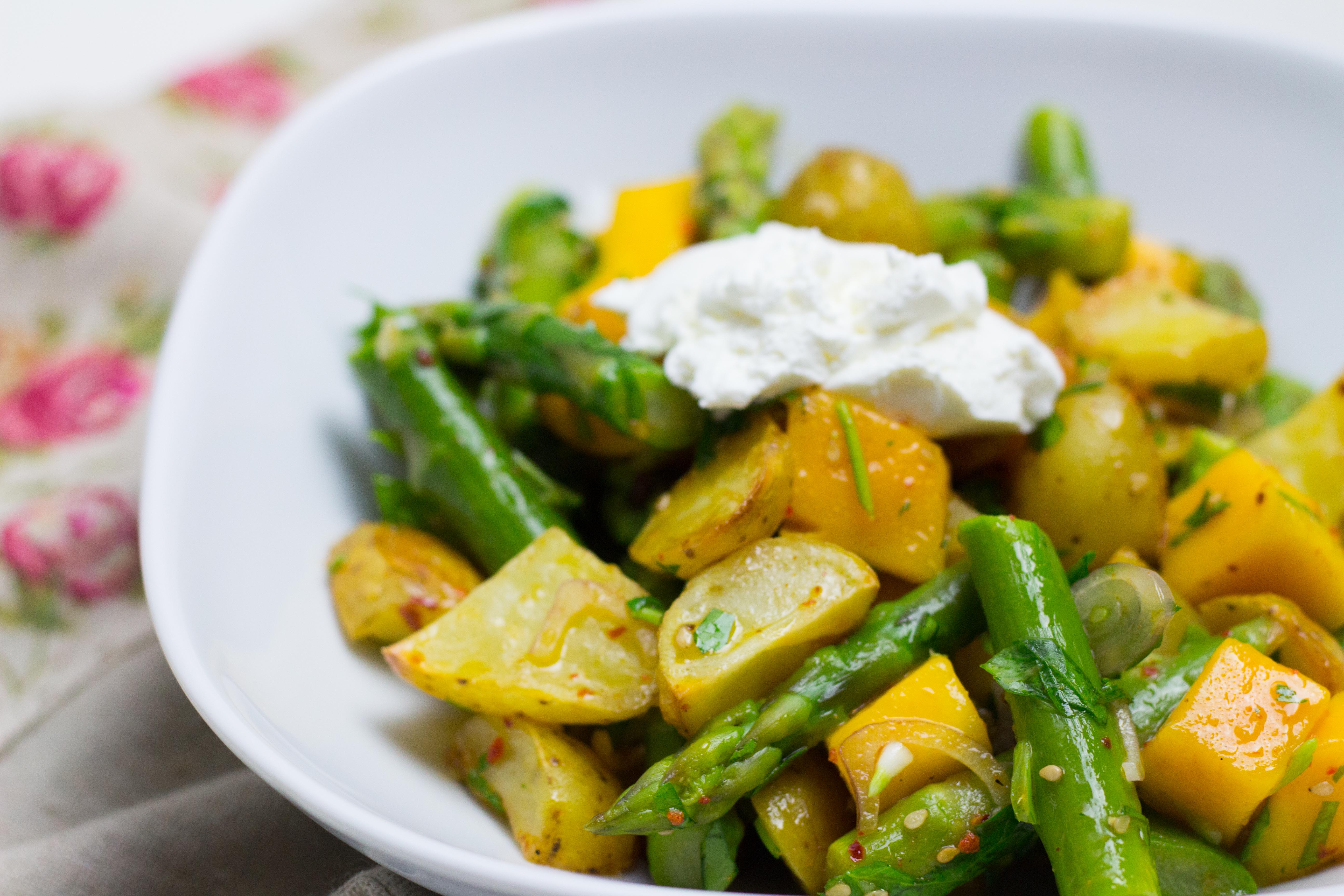 Frühlings-Kartoffelsalat mit Spargel und Mango - Marsmaedchen